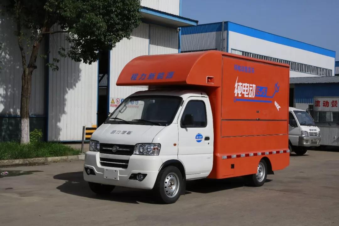 為國家電網(wǎng)提供一流產品，程力新能源人工智能搶險救援車首批訂單圓滿交車
